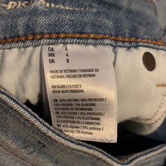 SUPER STRETCH AMERICAN EAGLE DEMIN SHORTS SIZE 4 - Picture 4 of 4